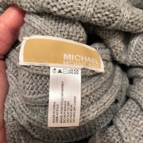 Michael Kors Gray Pom Sock Hat NWT - Picture 5 of 5